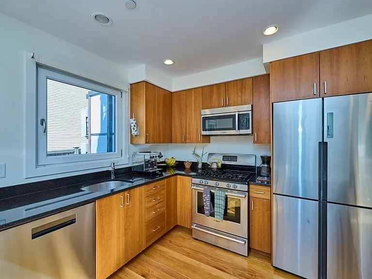 17 Clary St #1 — Photo 2
