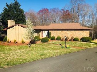132 Saint Johns Dr, Lynchburg, VA 24503