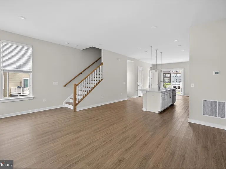 1601 Grove Chestnut Rd — Photo 21