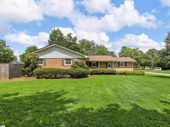 601 Wood Dr, Greer, SC 29651