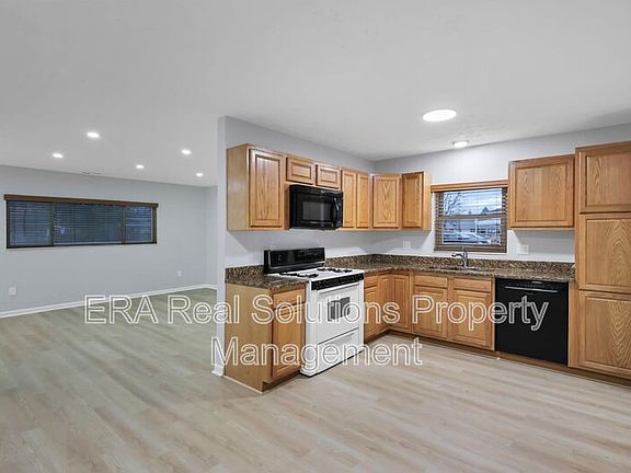 3rd image of 1634 S James Rd
