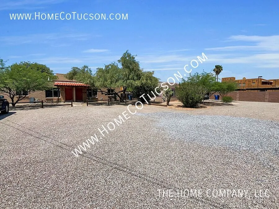 1727 E Adelaide Drive: Two Bedroom One Bath Home — Photo 4