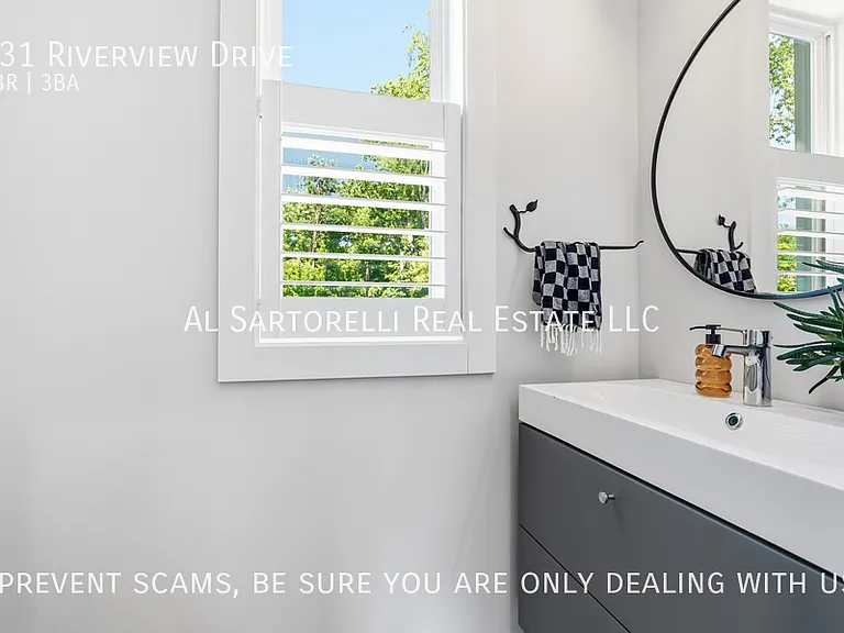 431 Riverview Dr — Photo 13