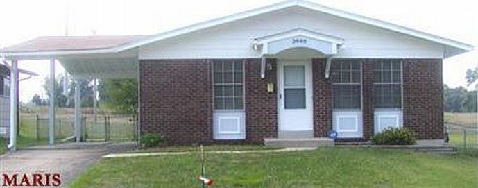 1st image of 3695 Woodman Dr