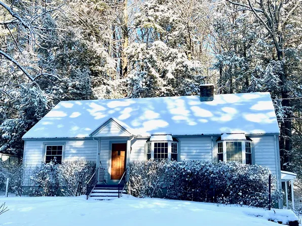 85 Stockwell Drive, Brattleboro, VT 05301