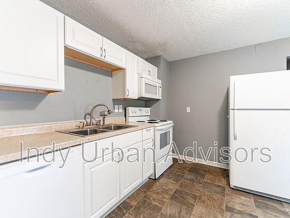 4th image of 1048 S Randolph St