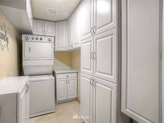 4th image of 1515 Dock St Unit 218