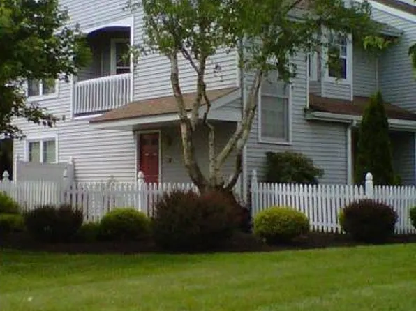 613B Rose Hollow Dr #B, Yardley, PA 19067