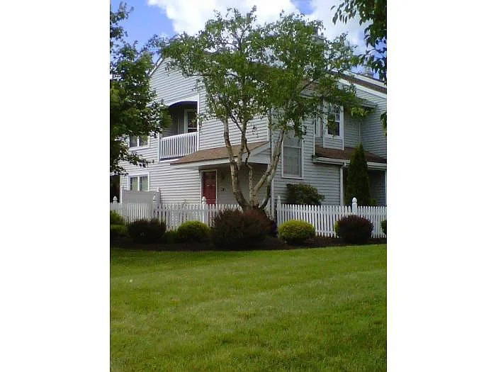 613B Rose Hollow Dr #B photo 1