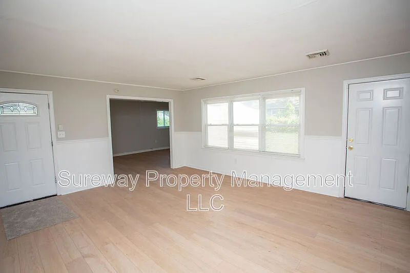Building Photo - 11 Sedgwick Ln
