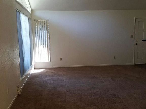 4th image of 4223 N College Ave
