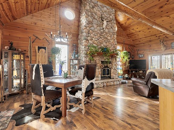 2nd image of 713 Al Henn Rd