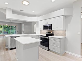 393 W Tangerine Sq SW, Vero Beach, FL 32968