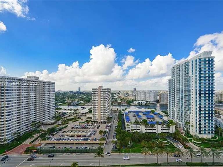 1950 S Ocean Dr #19E — Photo 3