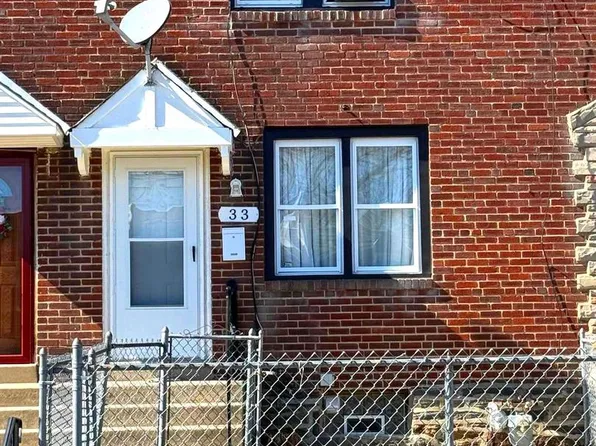 33 Mermont Cir, Darby, PA 19023