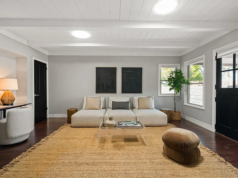 6213 S Corning Ave — Photo 29