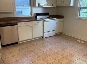 Spacious Renovated Lakewood Duplex! Walk to Restaurants and Coffee!