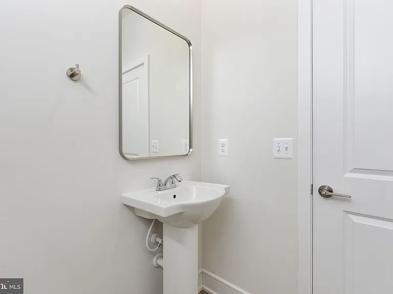 42086 Picasso Sq — Photo 14