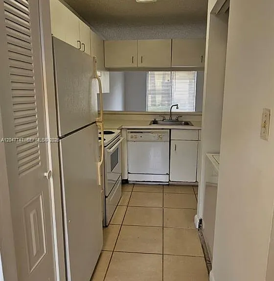 990 Coral Club Dr #990 — Photo 5