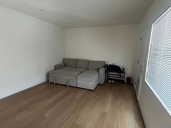 4th image of 246 E Providencia Ave #246