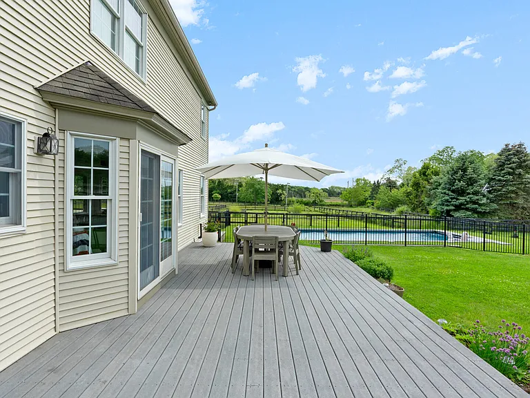 425 Jacobs Ln — Photo 34