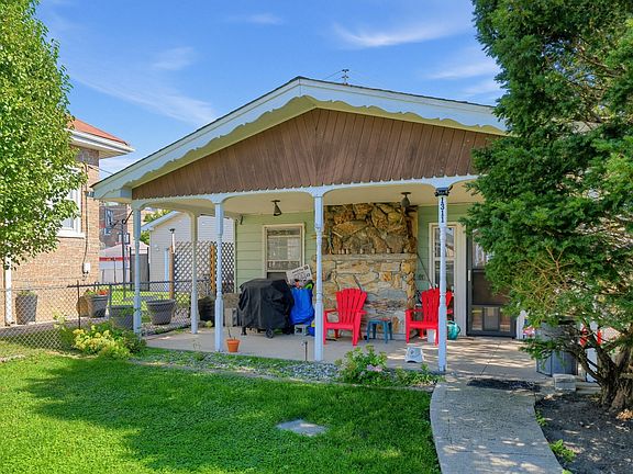 2nd image of 1311 S 59th Ct