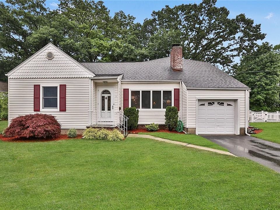 1st image of 10 Crestwood Drive