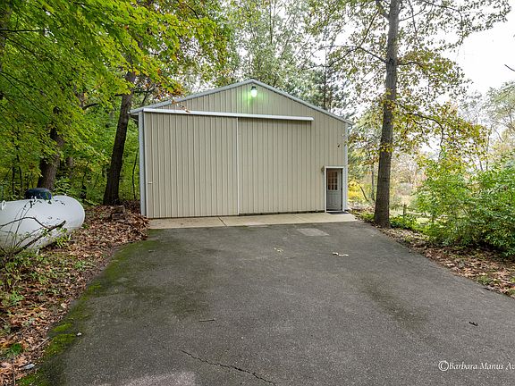 4th image of 7225 Rolling Oaks Ln