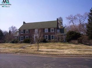 348 Berwyn St, Birmingham, MI 48009