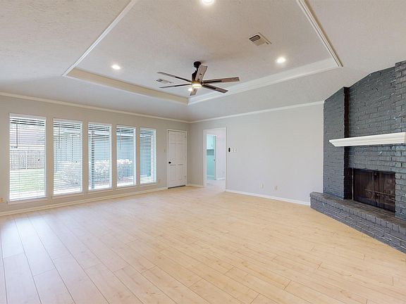 4th image of 710 Monterrey Dr