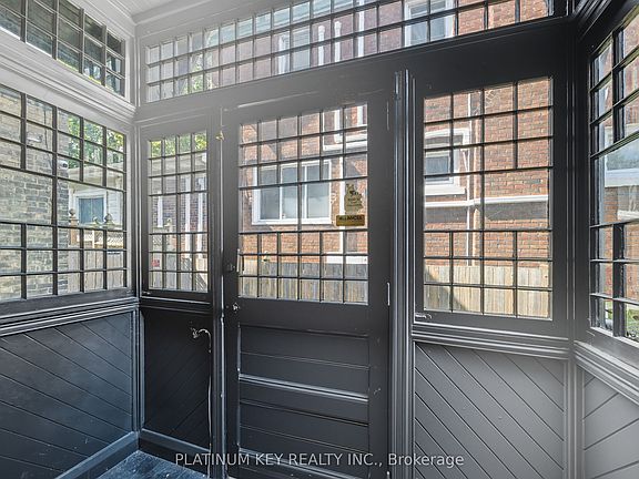 3rd image of 603 Queens Ave