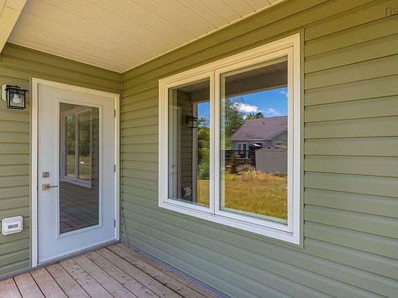 5th image of 39 Covey Dr N