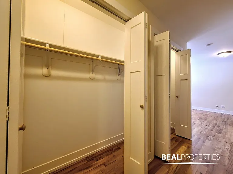 555 W Arlington Pl #503 — Photo 10