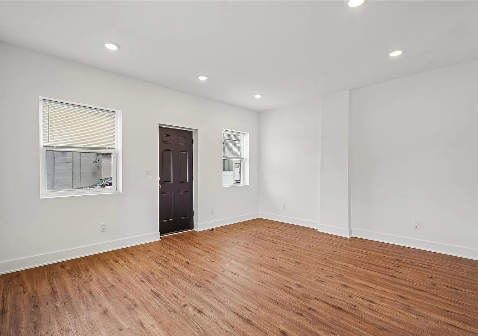 Home for Rent in the Heart of Bridgeport | 4 Bedrooms | 1.5 Bathrooms | Recently Renovated — Photo 3