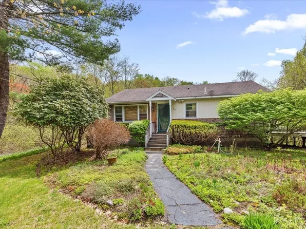 155 Maple St, Sherborn, MA 01770