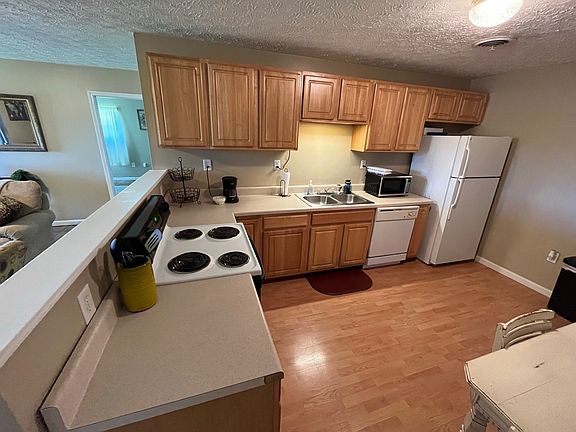3rd image of 7244 Newport Hwy #2