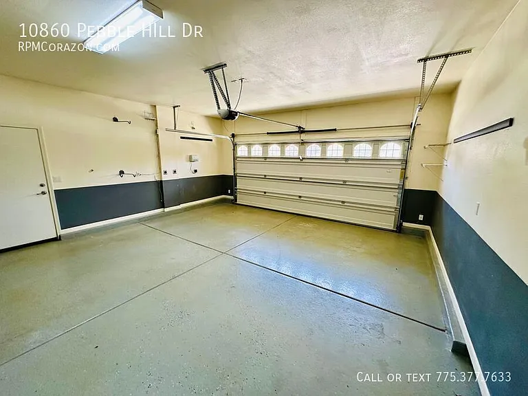 10860 Pebble Hill Dr — Photo 35