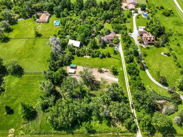 3511 E Danne Rd, Crete, IL 60417