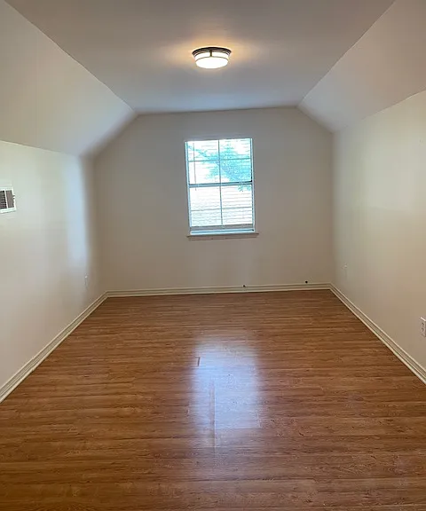 9133 Shadow Bluff Ave — Photo 10