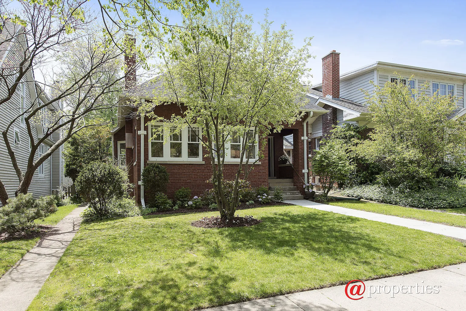 1749 Washington Ave photo 1