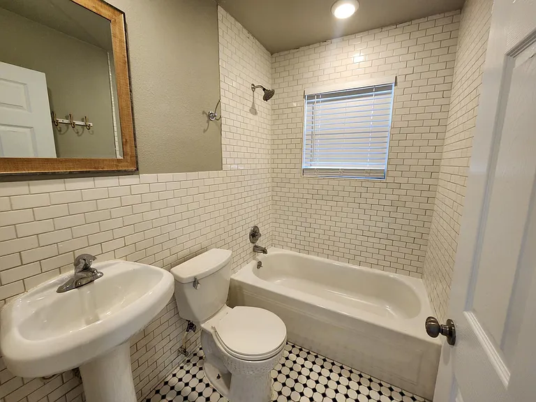 2708 Saint Edwards Cir #A — Photo 11