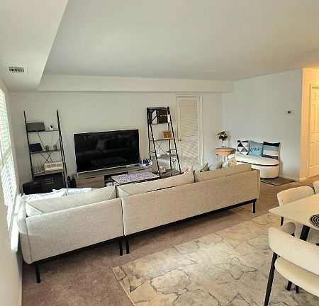4th image of 13607 Orchard Dr