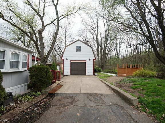3rd image of 29 Wilderness Ct