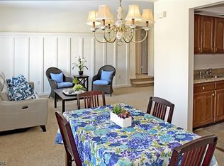 4A Foxwood Dr APT E, Morris Plains, NJ 07950
