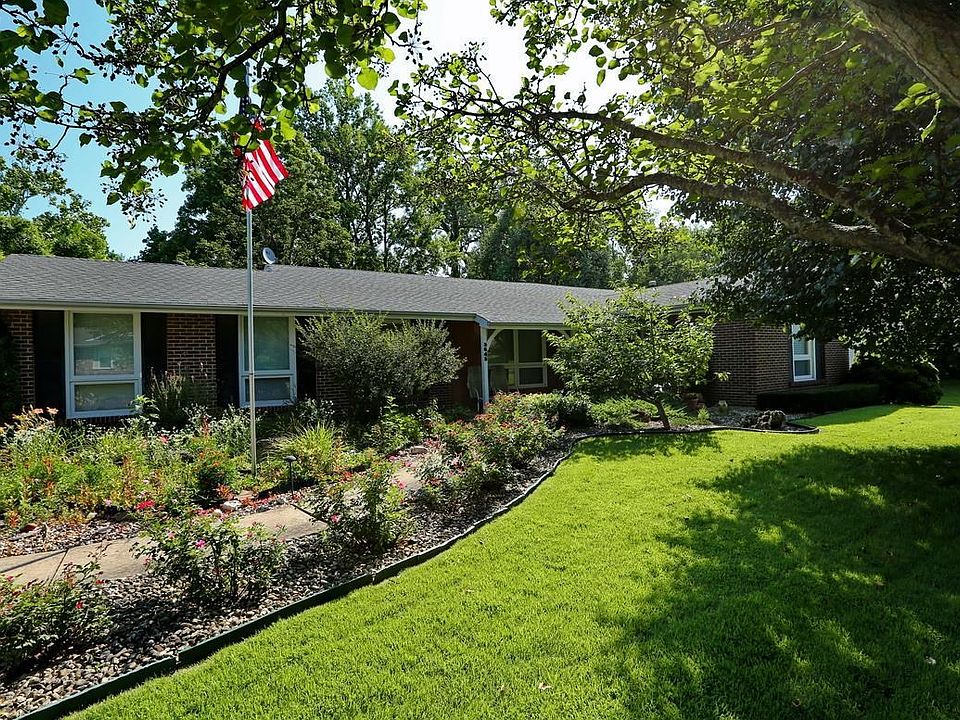 1st image of 3645 Seville Dr