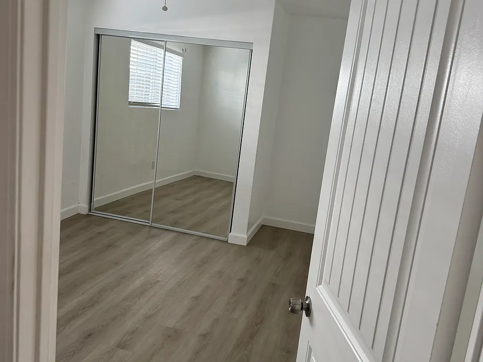 4138 Van Dyke Ave #1