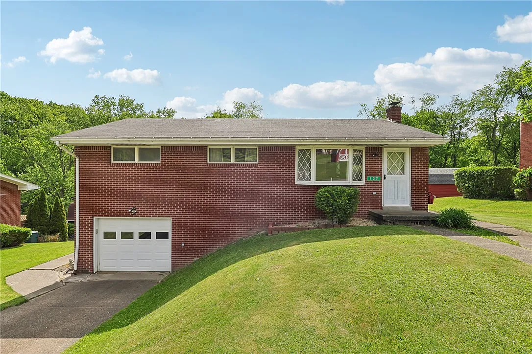 137 Terry Ln photo 1
