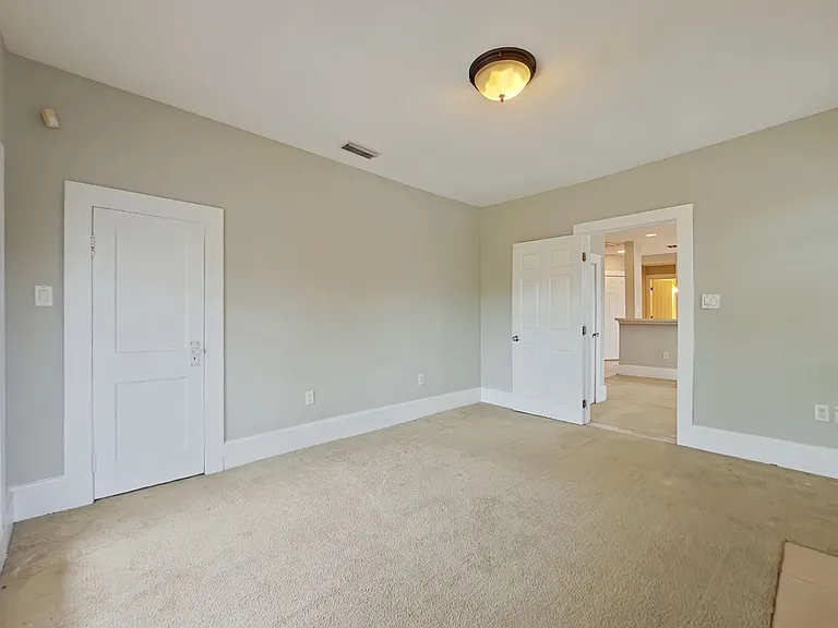 Dellwood Avenue 2920 — Photo 19