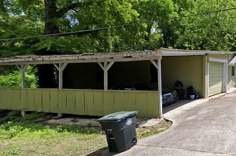 3515 Carver Ave SW — Photo 2