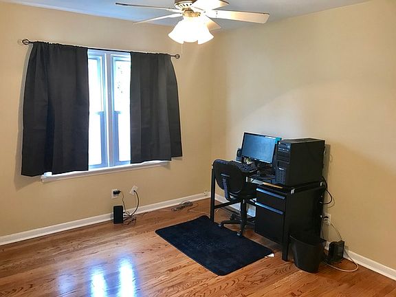 4th image of 519 Ida Ln